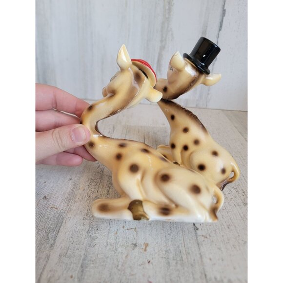 Vintage giraffe kissing salt pepper set unique decor couple - Picture 9 of 10